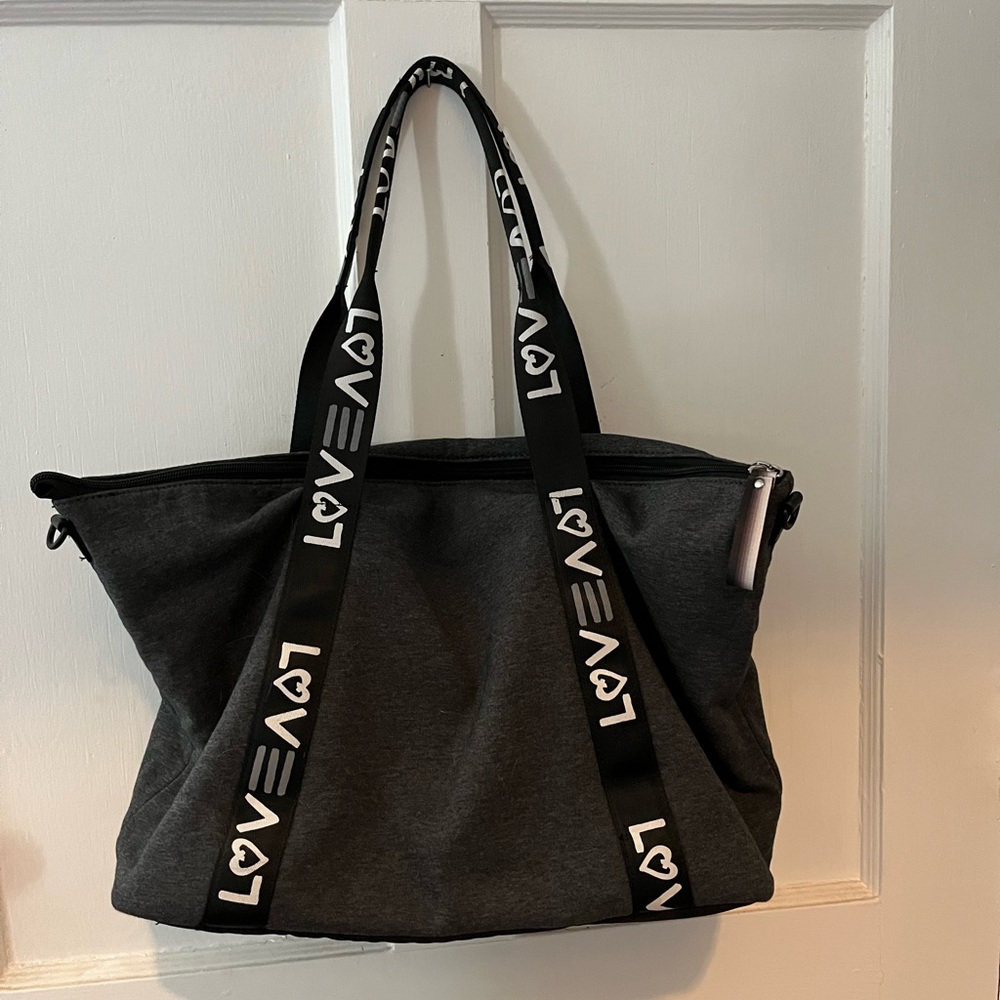 ELLEN DEGENERES EV1 WEEKENDER BLACK/GRAY TOTE BAG WITH LOVE STRAP